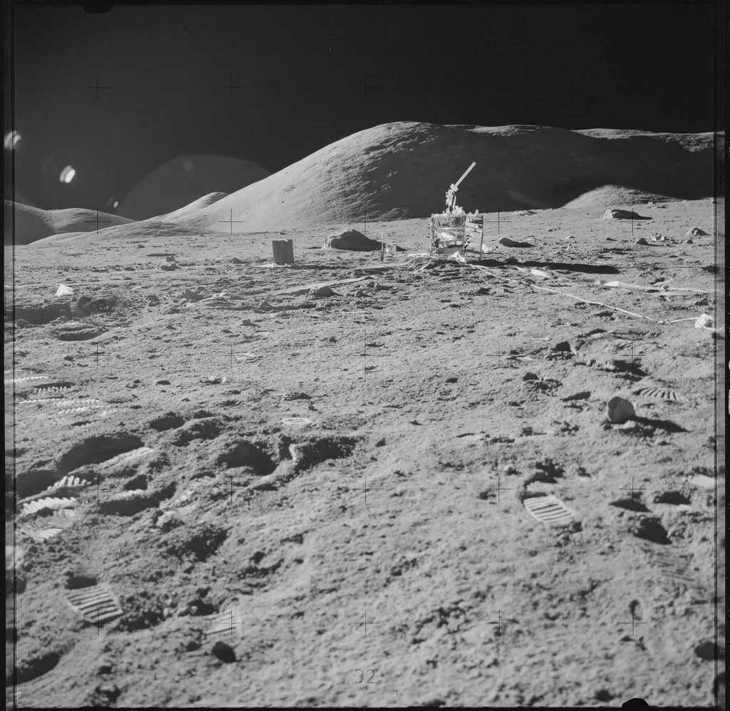 Покажи фото луны AS17-136-20702 Apollo 17 Hasselblad image from film magazi. Flickr