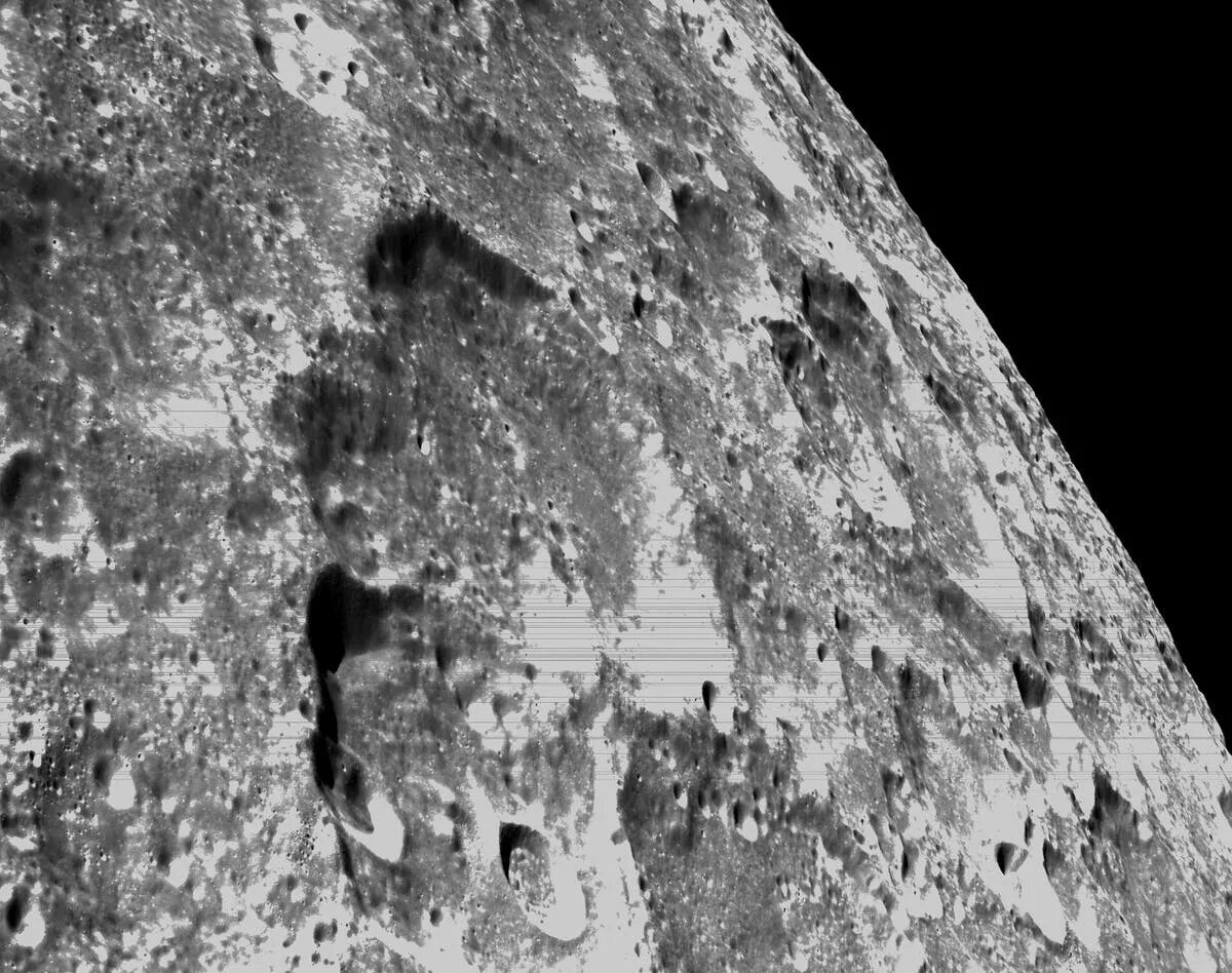 Покажи фото луны Nasa’s Moon spacecraft Orion shares astonishing images of the lunar surface The 