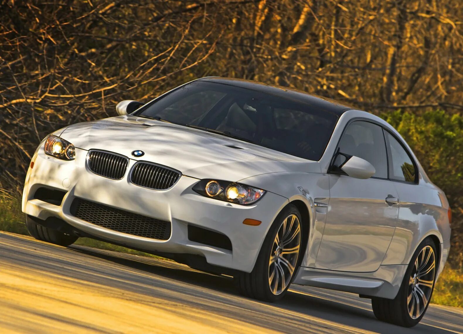 Покажи фото машины бмв BMW M3 Coupe US-Version фотоальбом - автомобильный журнал Simplycars.ru