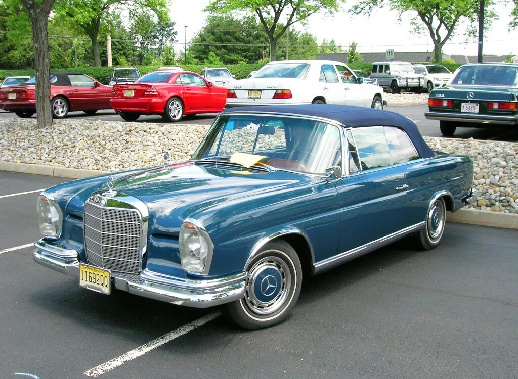 Покажи фото мерседес 230 1964 Mercedes 230SE convertible at the 2013 June Jamboree in Montvale, NJ CLASSI