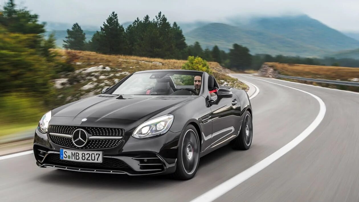 Покажи фото мерседеса Mercedes-AMG SLC 43 review Auto Express