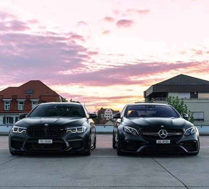 Покажи фото мерседеса и бмв BMW M5 & Mercedes E63 Sfondi, Motori