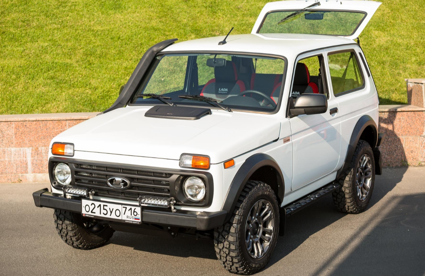 Покажи фото новой нивы Powered by Lada Sport. Новую Lada Niva Sport показали на качественных фото