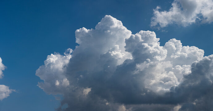 Покажи фото облаков Cumulus Зображення - огляд 513,727 Стокові фото, векторні зображення й відео Ado