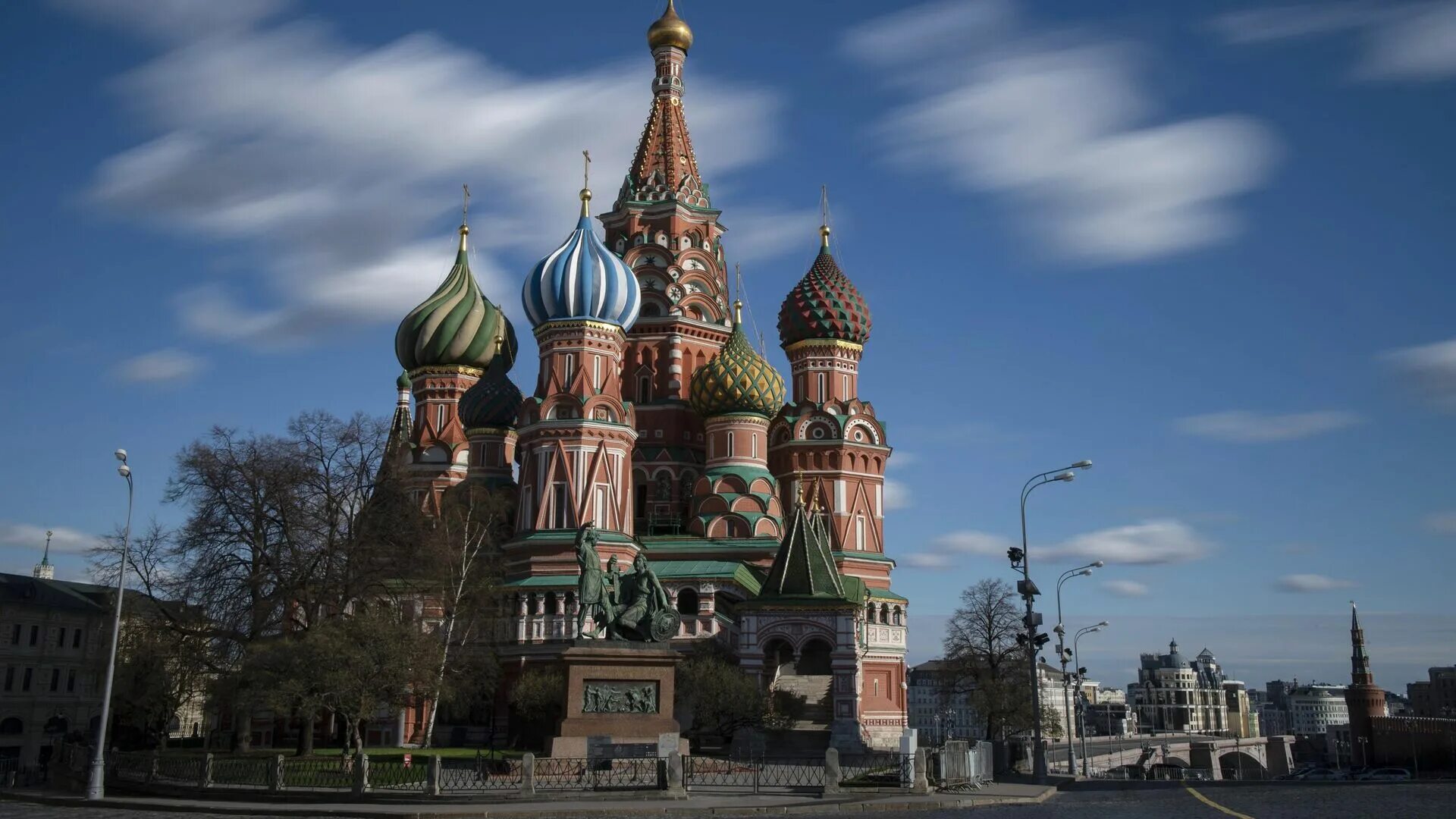 Покажи фото покровский собор в москве Подпорную стену храма Василия Блаженного впервые отреставрируют - Недвижимость Р