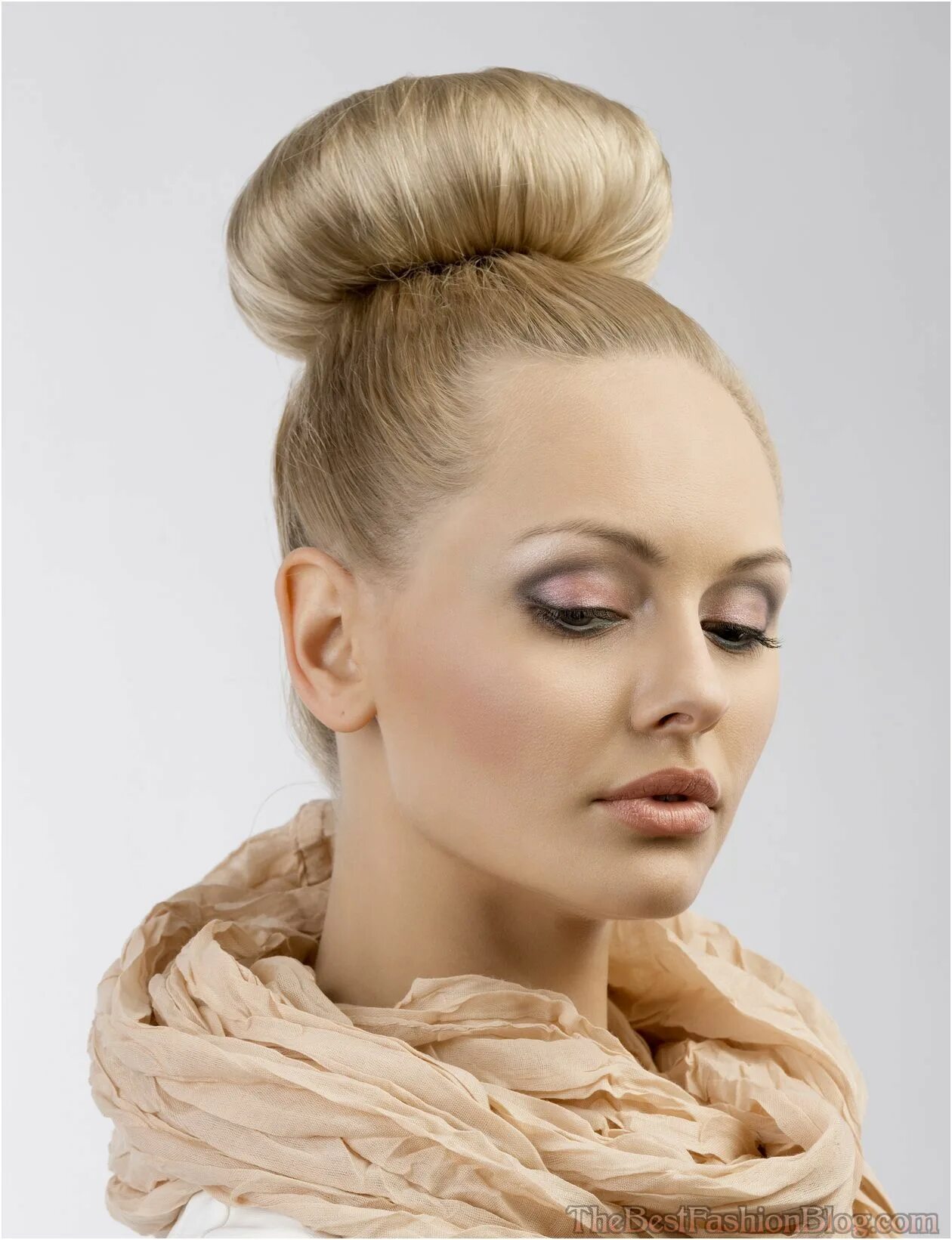 Покажи фото причесок hipster topknot bun hairstyles 2015