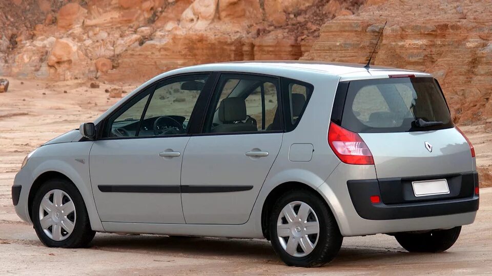 Покажи фото рено Renault Scenic II 2.0 бензиновый 2006 f4r на DRIVE2