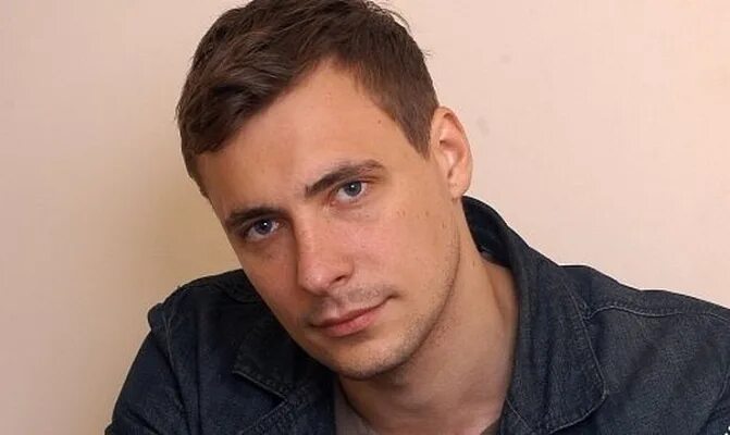 Покажи фото российских актеров Актер Евгений Цыганов поздравил с Новым годом жителей Кадникова " Онлайн Вологда