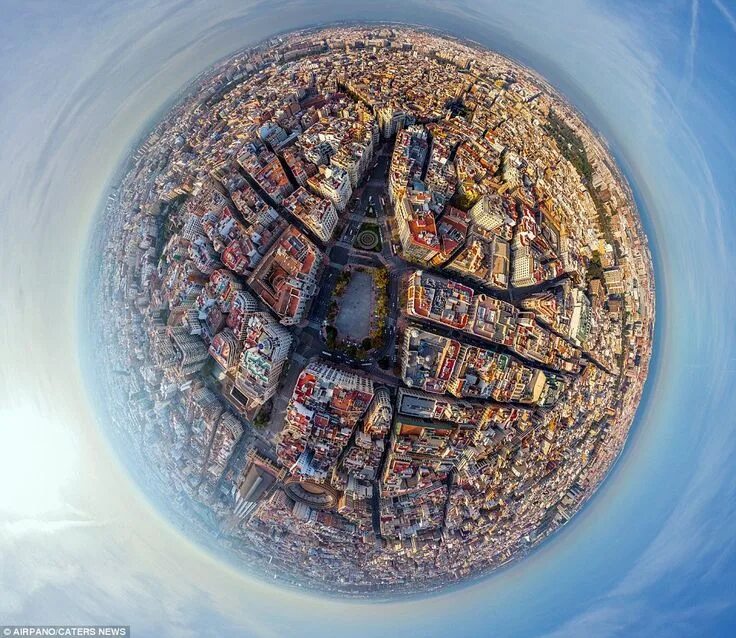 Покажи фото самой маленькой планеты Incredible snaps of iconic cities show them as tiny round planets City, Panorami