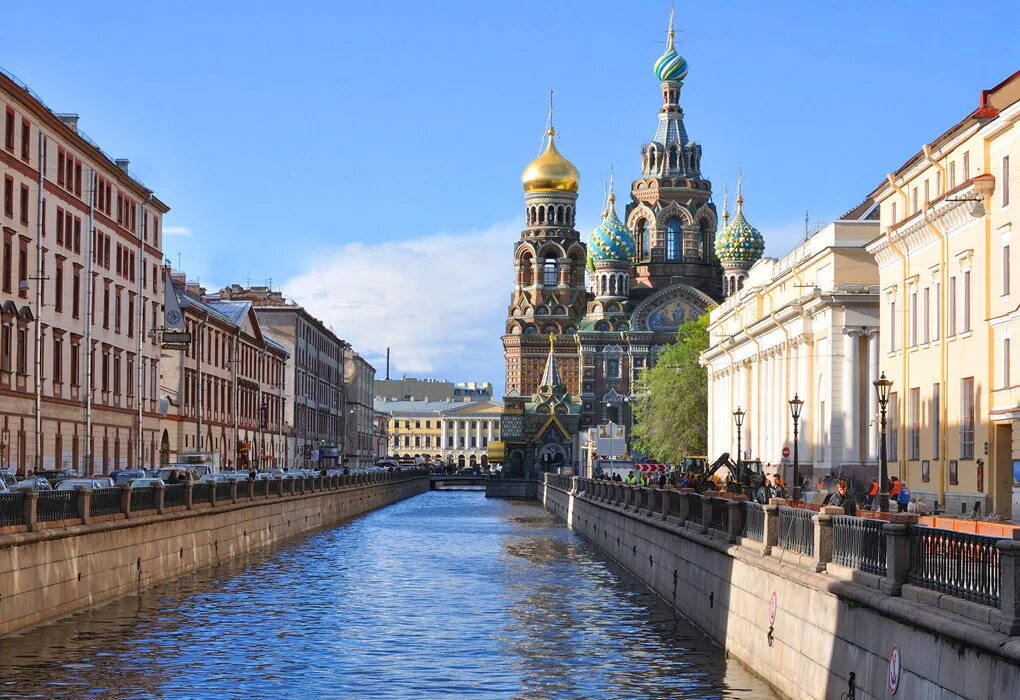 Петербург-это вопреки... И история у нашего города пронзительная, яркая, суровая