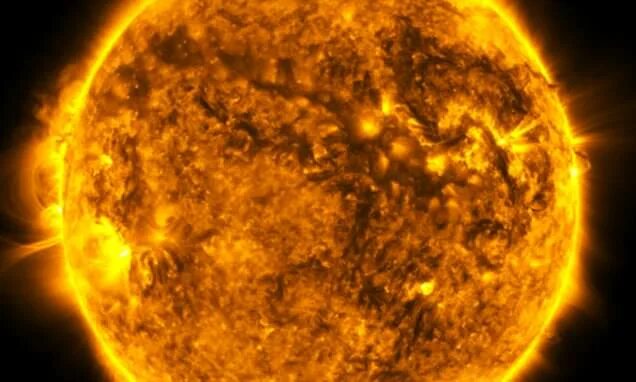 Покажи фото солнца Watch the sun FLIP (but don't panic, its just Nasa repositioning its solar obser