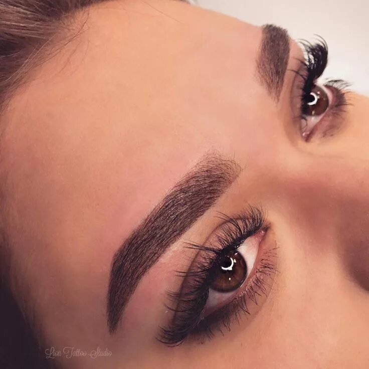 Покажи фото татуаж длинных прямых бровей Пин на доске EYEBROWS