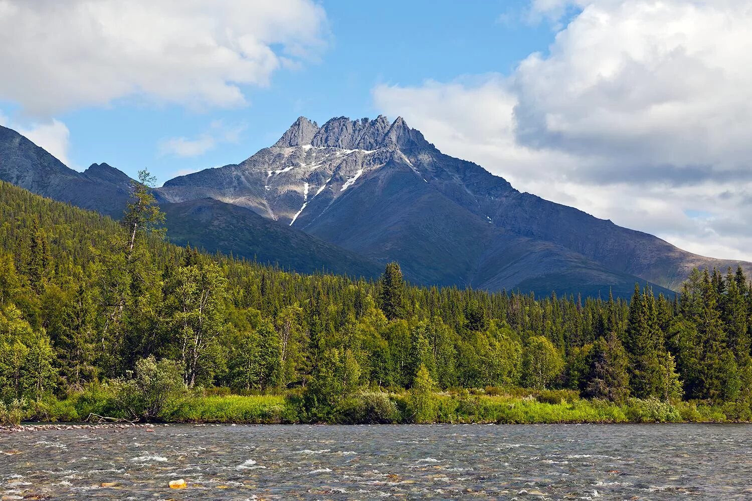 Покажи фото уральских гор mountain's peak's Mount Narodnaya in specifics, Khanty-Mansi Autonomous Area, Be