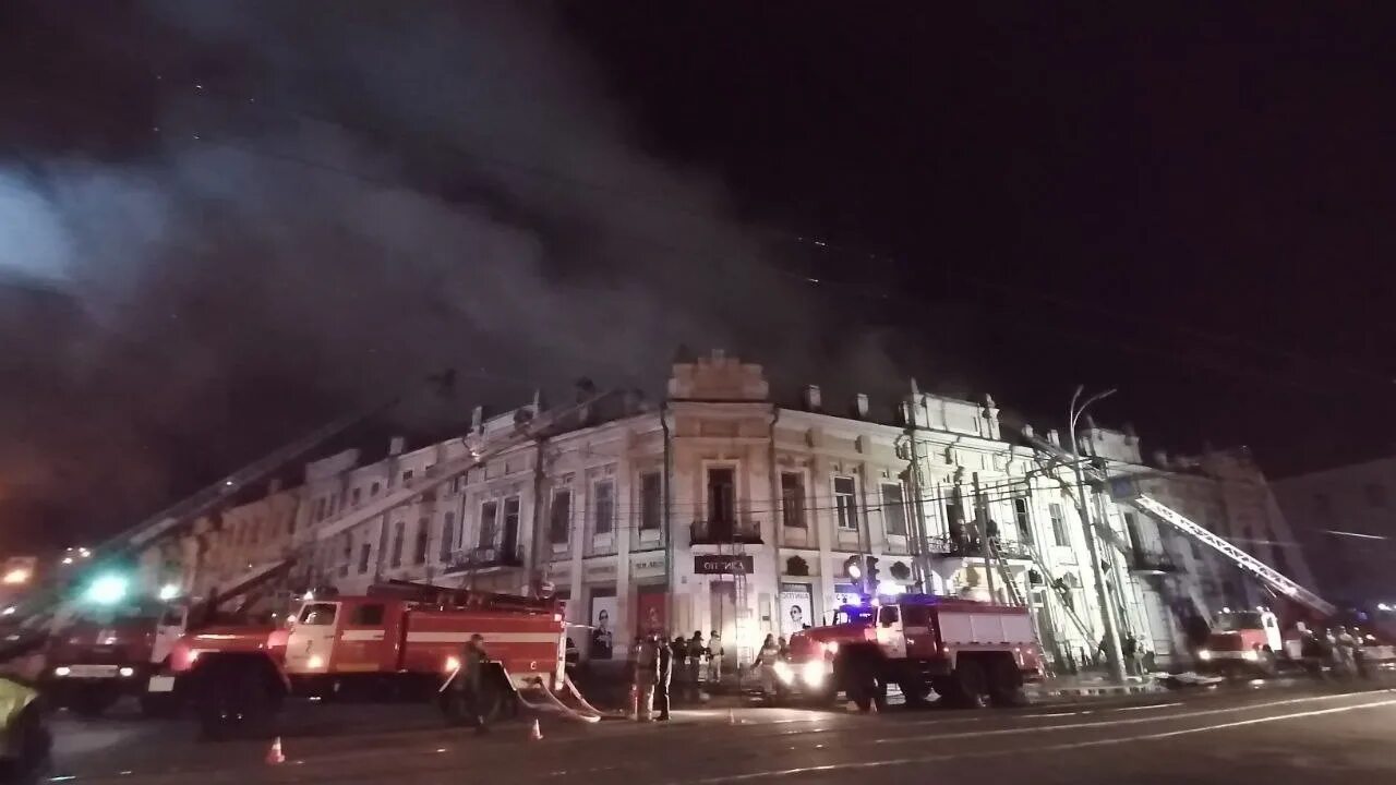 Покажи фото вчера горящего здания в иркутске Пожар в ТЮЗе , страница 1 ИРСИТИ.ру - новости Иркутска