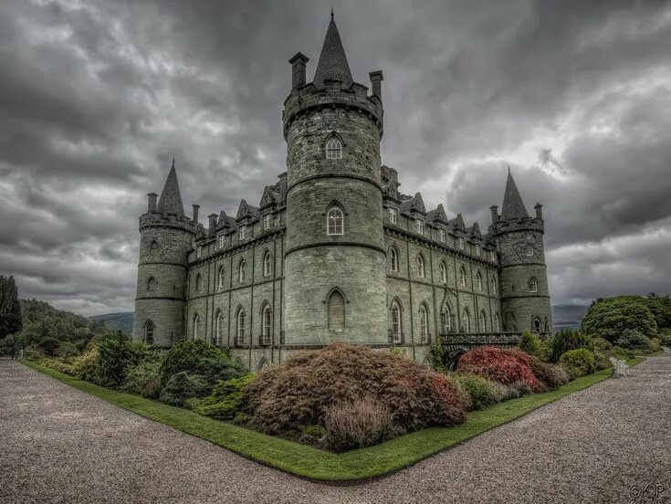 Покажи фото замка brown and black castle #Scotland the bushes #Scotland Inveraray Castle Inveraray