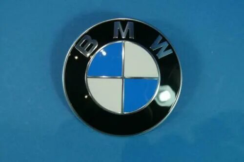 Покажи фото значка бмв original BMW Emblem hinten für Heckklappe BMW E36/E34/E60/E61/E32/E38 eBay