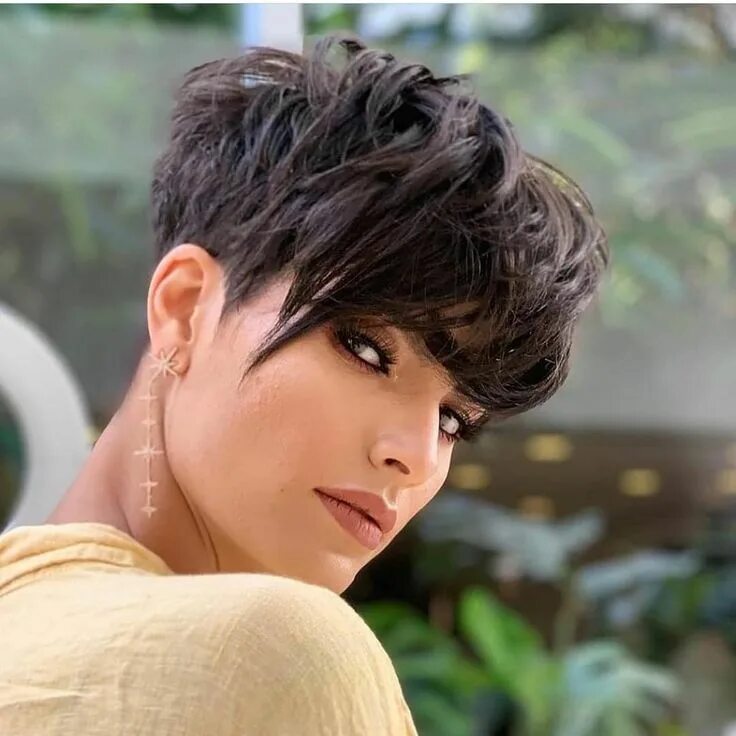 Покажи фотографии модных стрижек Top 40 Black Pixie Cuts Pixie haircut styles, Stylish short haircuts, Short hair