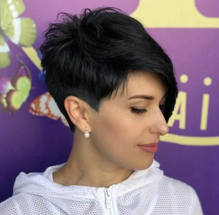 Покажи фотографии модных стрижек Pixie By @tanyusha_younusova Pixie haircut for thick hair, Short textured hair, 