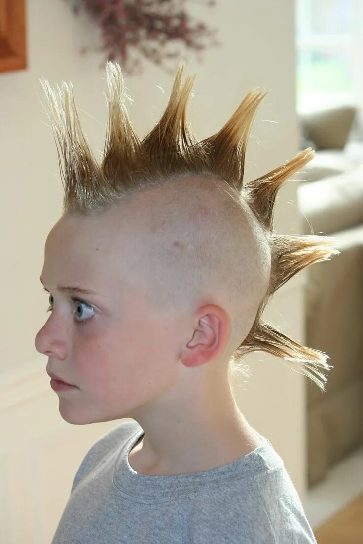 Покажи как сделать крутые прически boy with mohawk haircut Kids hair cuts, Hair humor, Animated movies funny