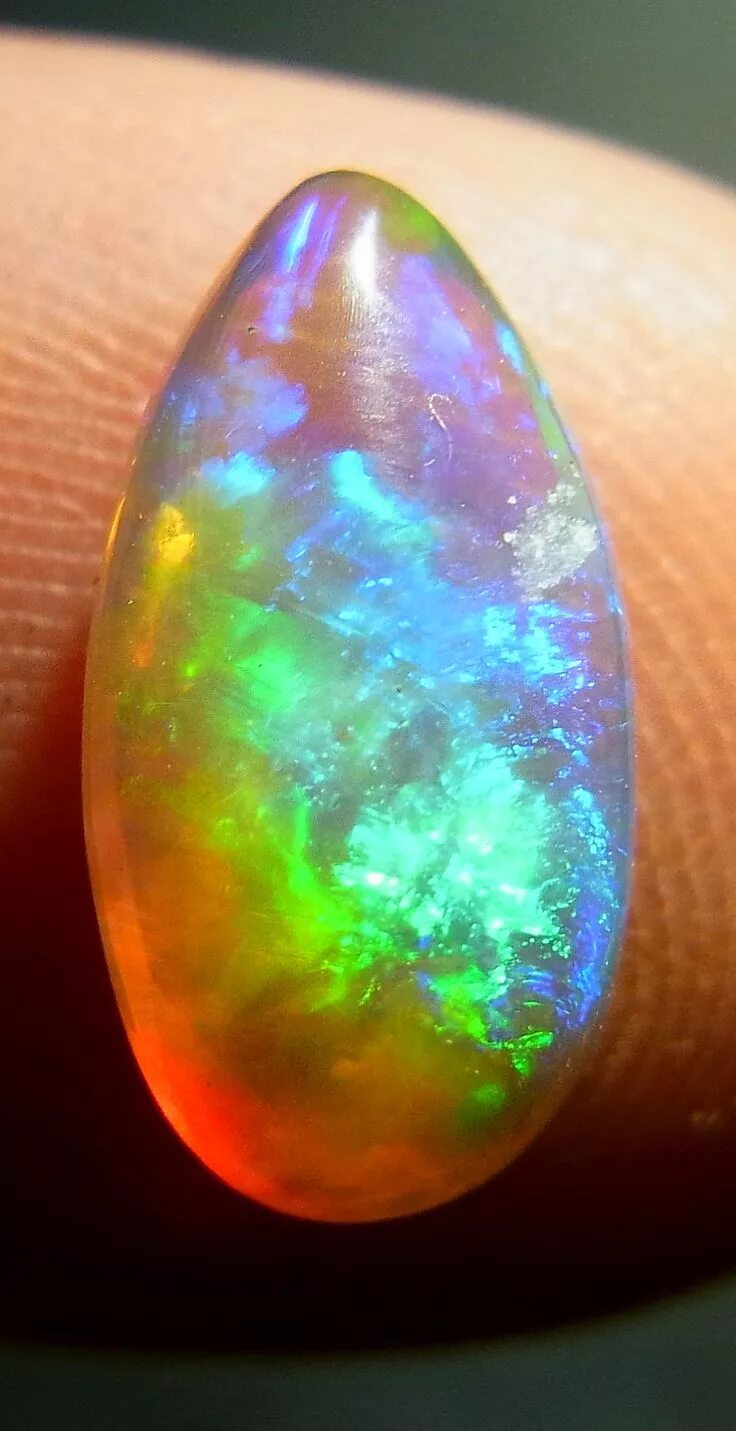 Покажи как выглядит камень веселья This absolutely stunning 2.4 carats Lightning Ridge Crystal Opal just listed on 