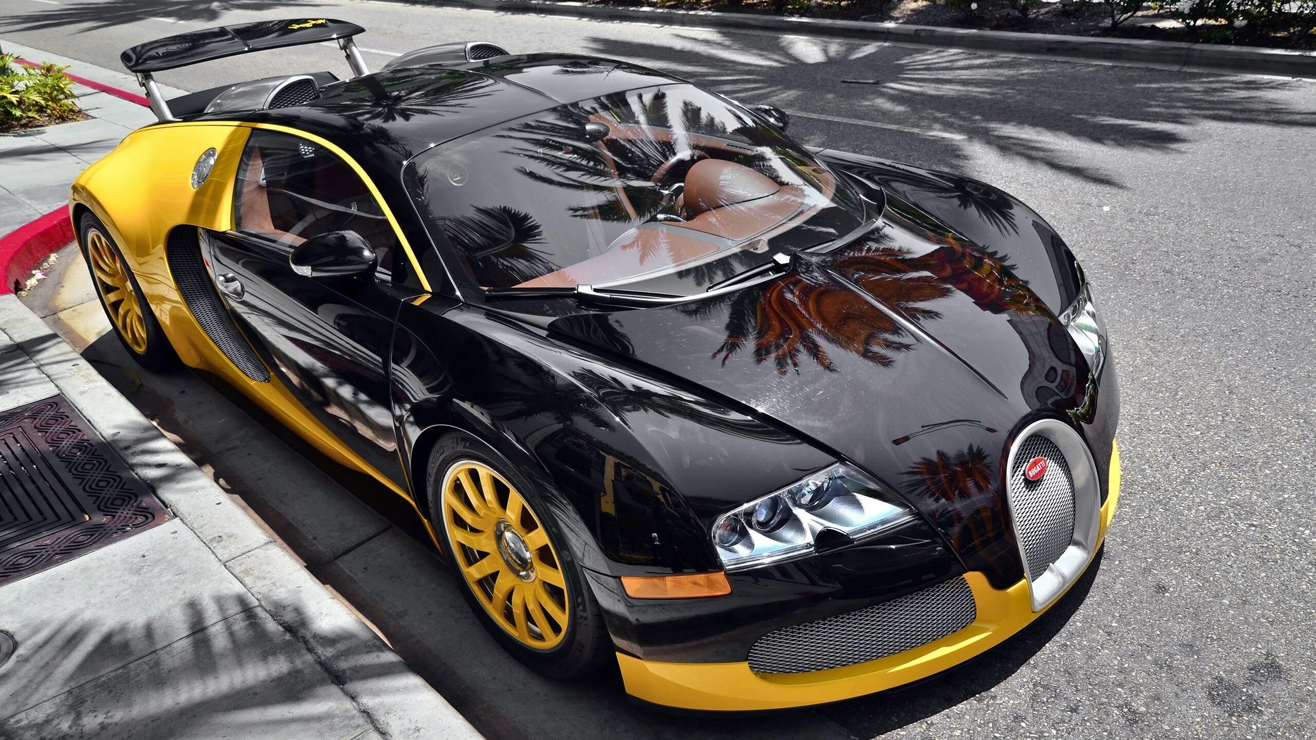 Покажи как выглядят крутые машины Обои eb, bugatti, veyron, street, yellow, supercar на рабочий стол