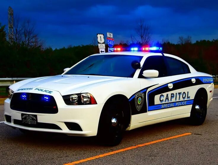 Покажи как выглядят полицейские машины Capitol special police Police car lights, Police cars, Emergency vehicles