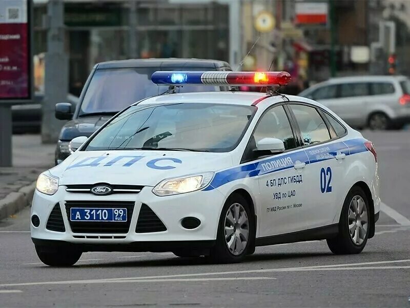 Покажи как выглядят полицейские машины Почему в СССР машины милиции красили в желтый цвет