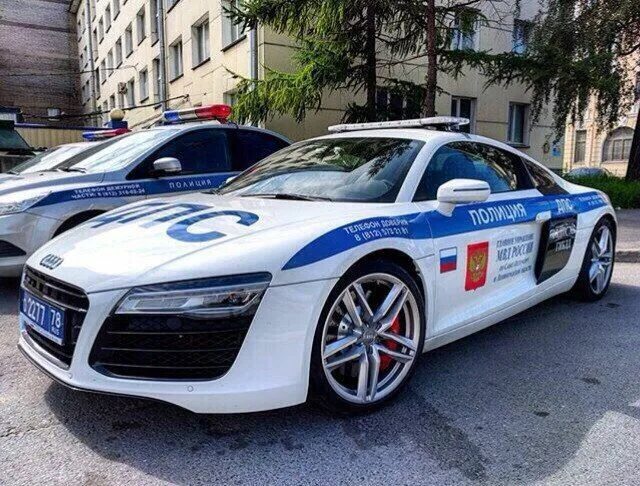 Покажи как выглядят полицейские машины Пин на доске безопасность дорожного движения Автомобили, Полиция, Безопасность д