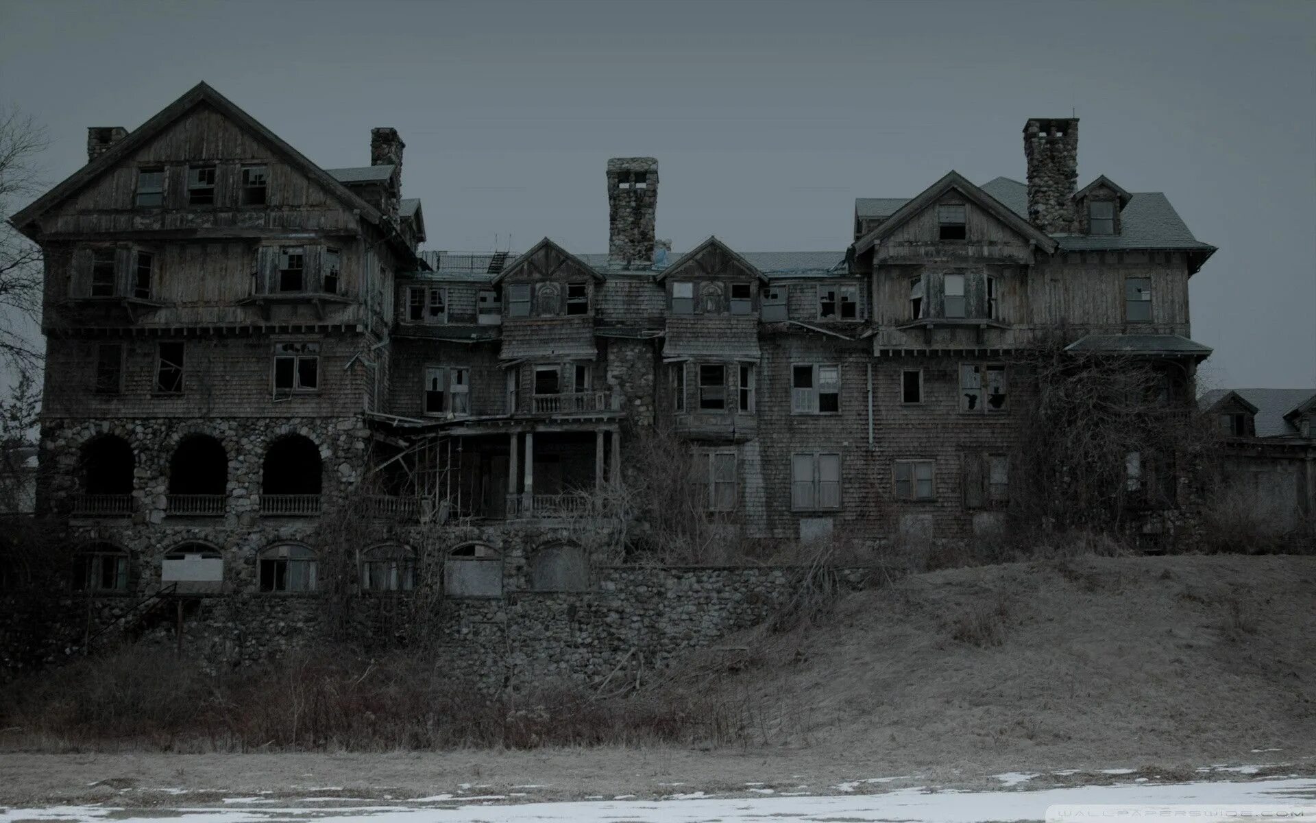 Покажи как выглядят заброшенные дома Dilapidated School Abandoned houses, Most haunted places, Old abandoned houses