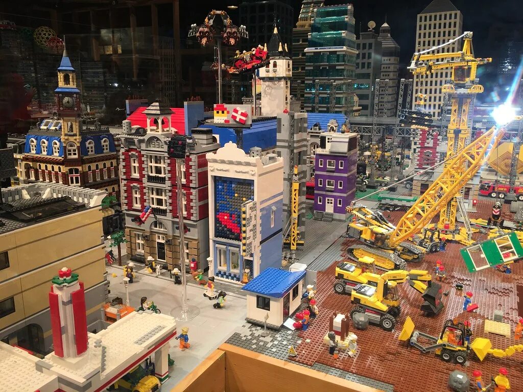 Покажи картинки как выглядит лего город More photos from The Lego Movie Experience at LLCA Flickr