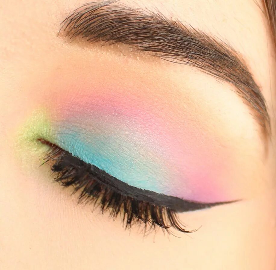 Покажи красивый макияж детскими тенями для детей Bubblegum Eyes Temptalia Colorful eye makeup, Eye makeup designs, Eyeshadow make