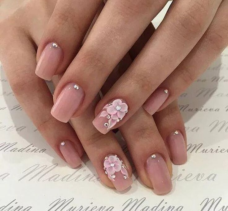 Покажи красивый нежный маникюр Смотрите это фото от @nail.manicure.foto на Instagram * Отметки "Нравится": 1,04