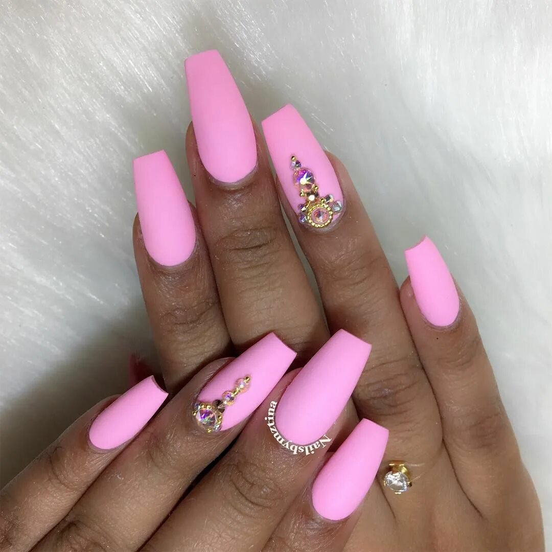 Покажи красивый розовый маникюр 8,321 Likes, 52 Comments - Matte Queen (@nailsbymztina) on Instagram Pink acryli