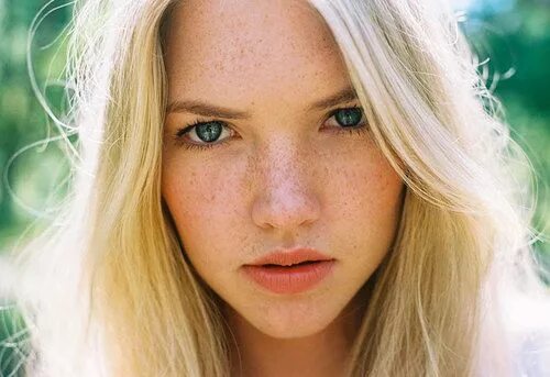 Покажи лицо девушки фото What I imagine Lannie to look like: ashen blonde hair, a small dusting of freckl