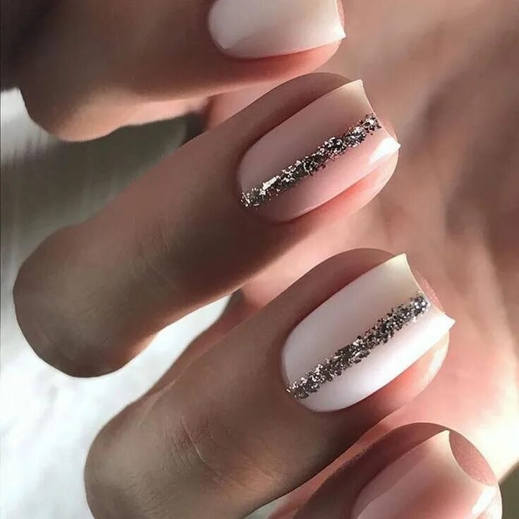 Покажи маникюр на квадратные ногти Image may contain: one or more people and closeup Pink nail designs, White nail 