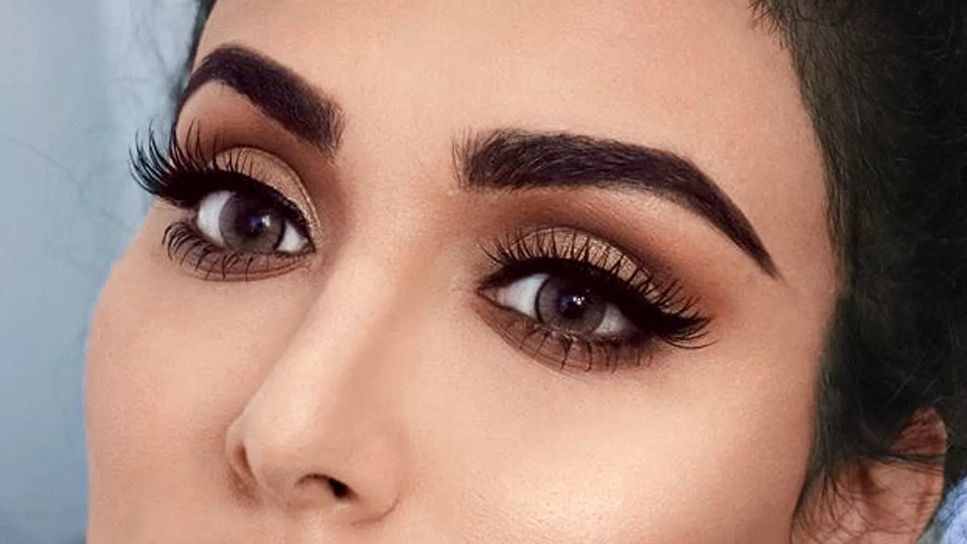 Покажи мне фото нарощенных длинных бровей Huda Kattan's Top Tips To Create The Perfect Eye Makeup Look