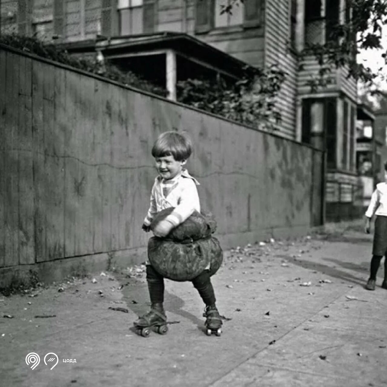 Покажи самые старые фото В честь Международного дня защиты детей собрали для вас атмосферные снимки - Еди