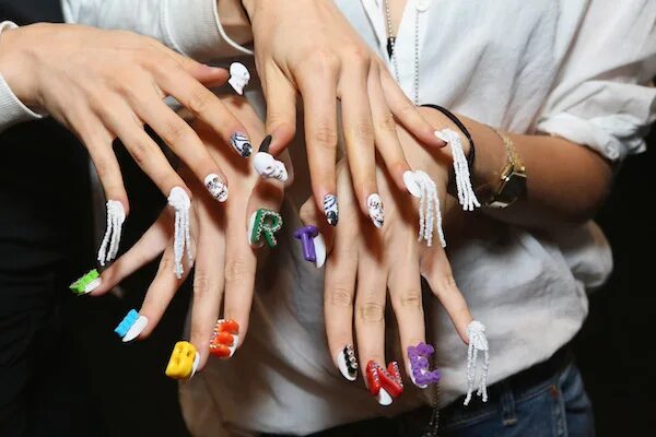 Покажи самый модный маникюр 8 Crazy Things You Need to Know About the Nails at Libertine