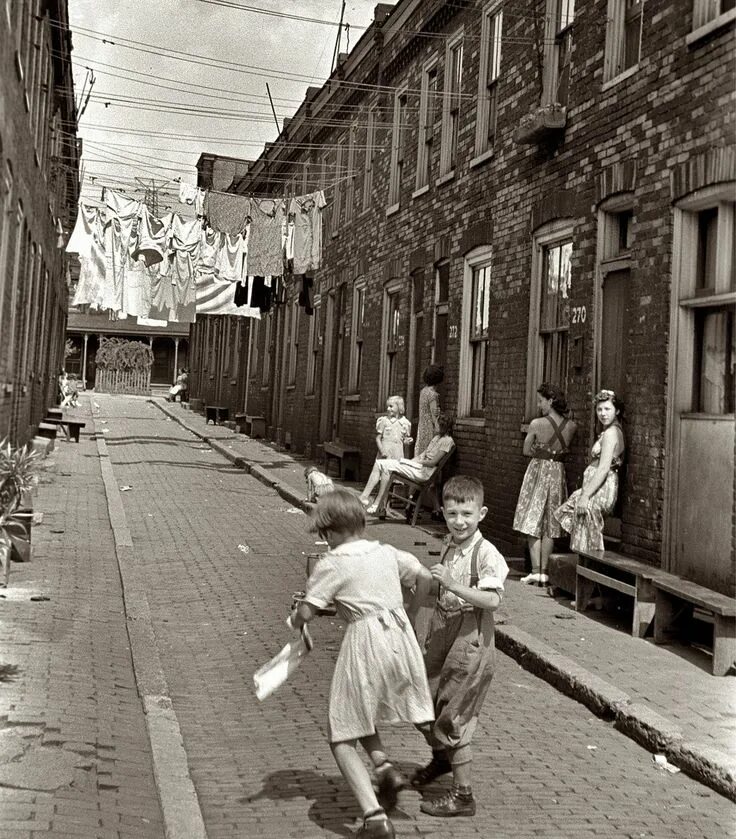 Покажи старые фото Rowhouses in Ambridge, Pennsylvania, 1938. Fotos viejas, Fotos históricas, Fotos