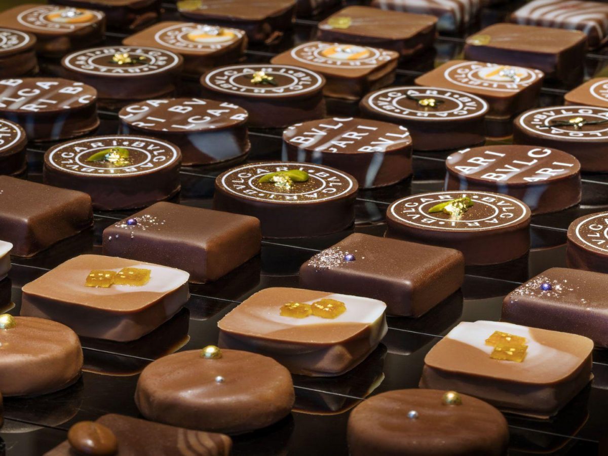 Покажите фото оригинального дубайского известного шоколада Téléphérique composant Grognement le chocolatier dubai Quel que soit sol Berri