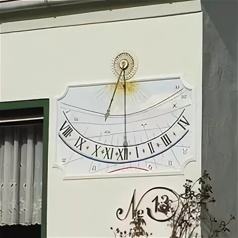 Покажите фото солнечные часы на здании Sundial in Traunkirchen, Austria Sundial, Sundials, Spring projects