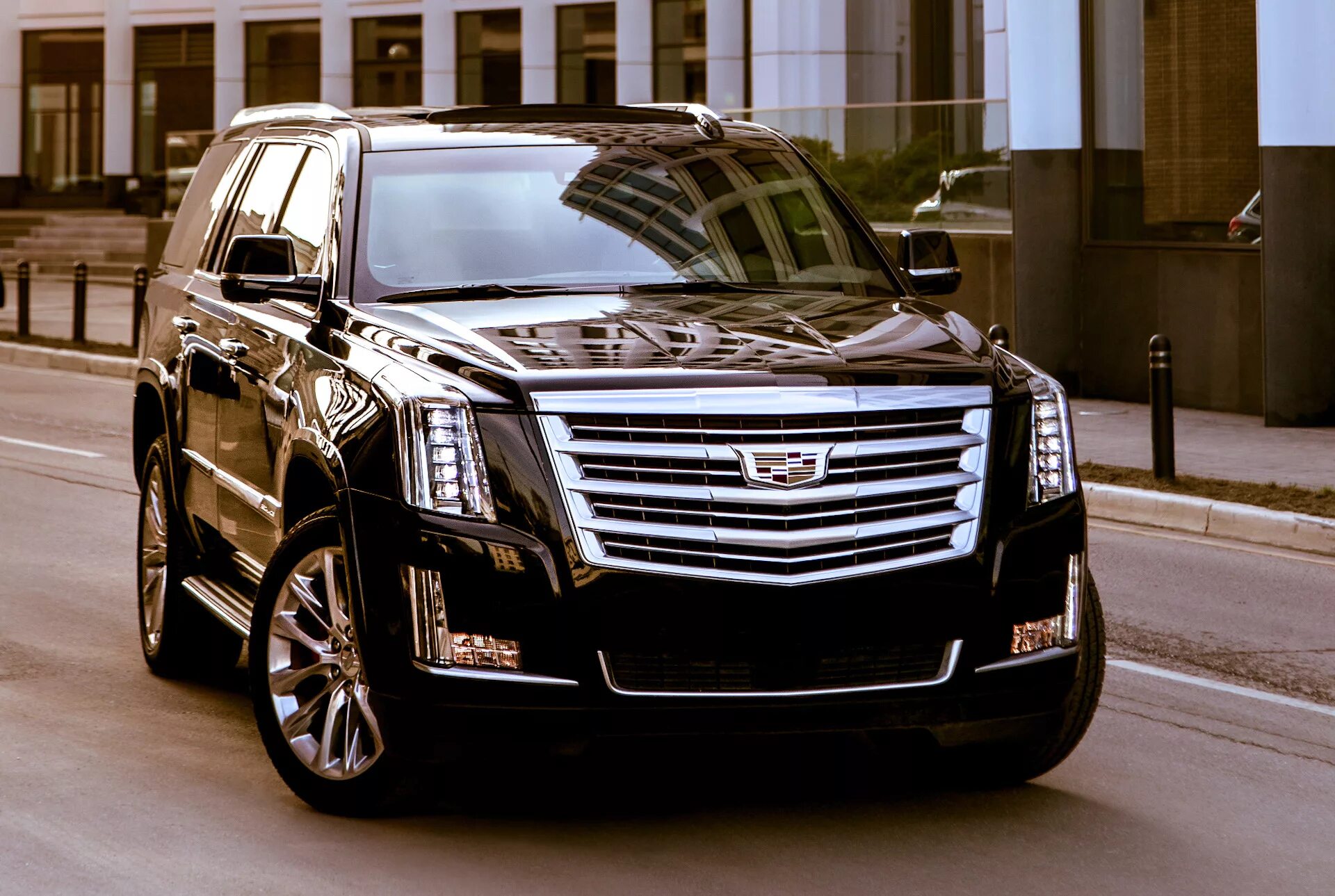 Покажите фото цены машины Обновленный CADILLAC ESCALADE - АВИЛОН Cadillac на DRIVE2