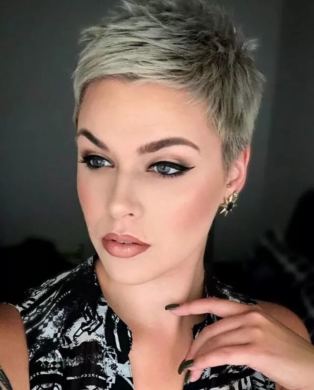 Покажите женские модные короткие стрижки Pin en Amazing Short Haircuts 1 Pelo corto verano, Estilo de pelo corto, Cortes 