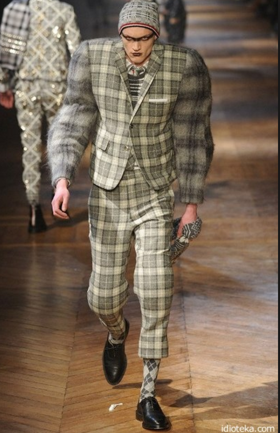 Показы мужской моды в скандинавии Pin on Mandelshtam Thom browne, Plaid suit, Catwalk