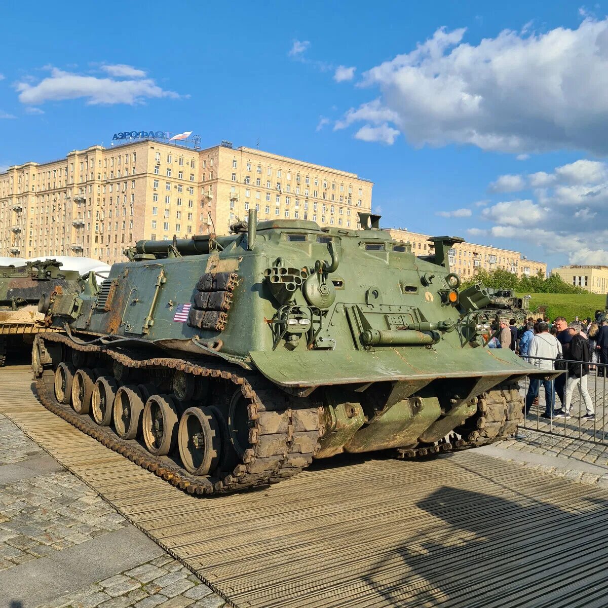 Поклонная гора фото трофейной техники Выставка трофейной военной техники и вооружения "Трофеи армии России" в Москве н