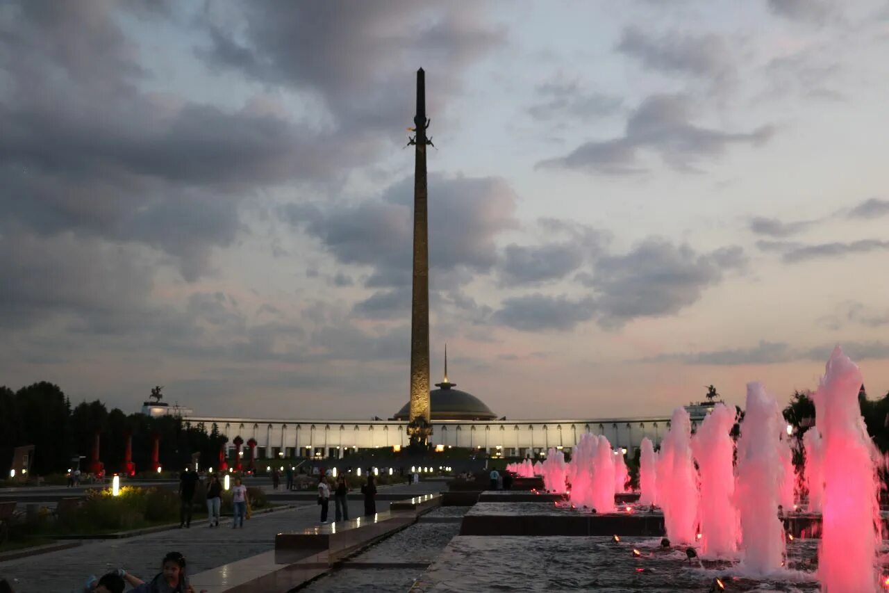 Поклонная гора москва входная площадь фото Photo: Poklonnaya Hill, landmark, attraction, Москва, Входная площадь - Yandex M