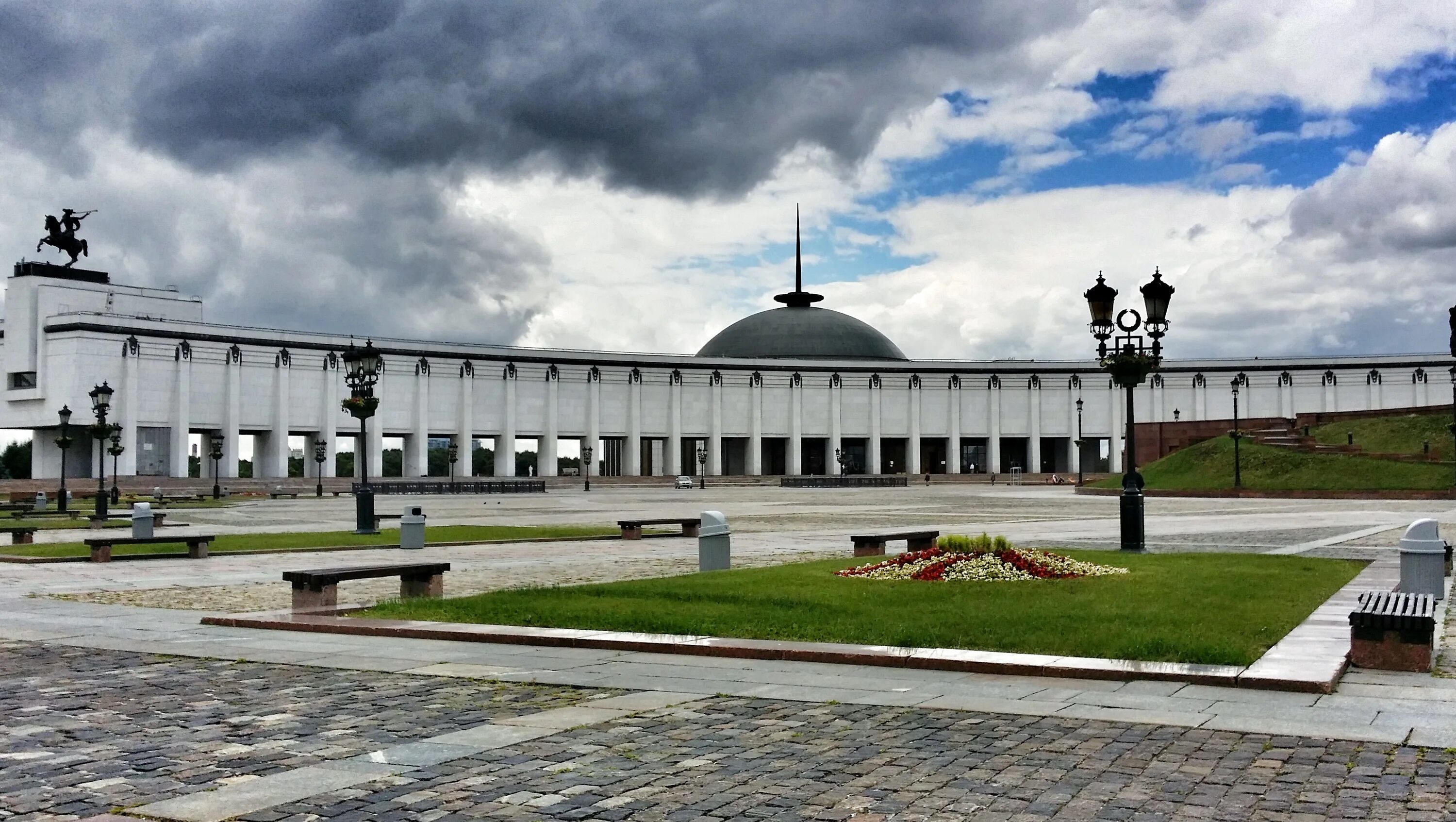 Поклонная гора музей фото Герои "РГ" дали открытый урок в Музее Победы, куда пришло из космоса завещание ф