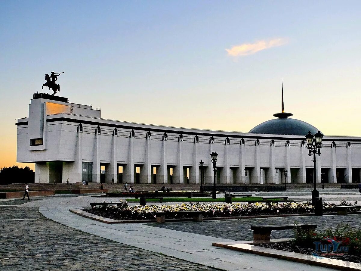 Поклонная гора музей фото Для матерей с детьми 24 ноября вход в Музей Победы будет бесплатным