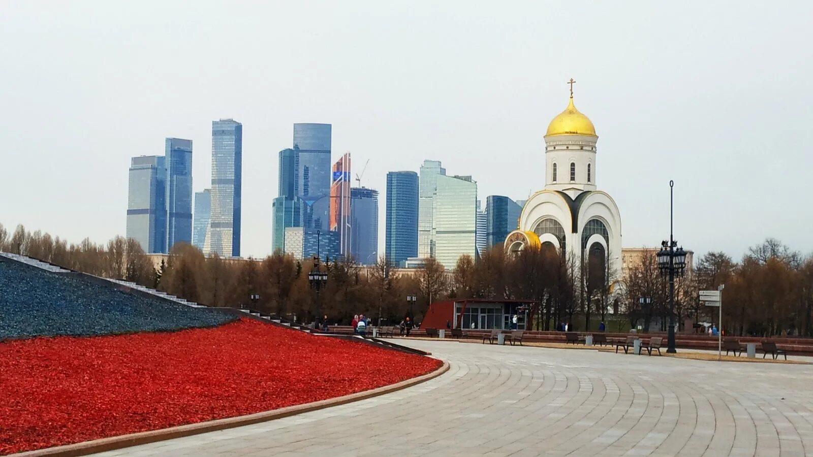 Поклонная гора сегодня фото Парк Победы на Поклонной горе - Куда сходить в Москве - смотреть видео онлайн от