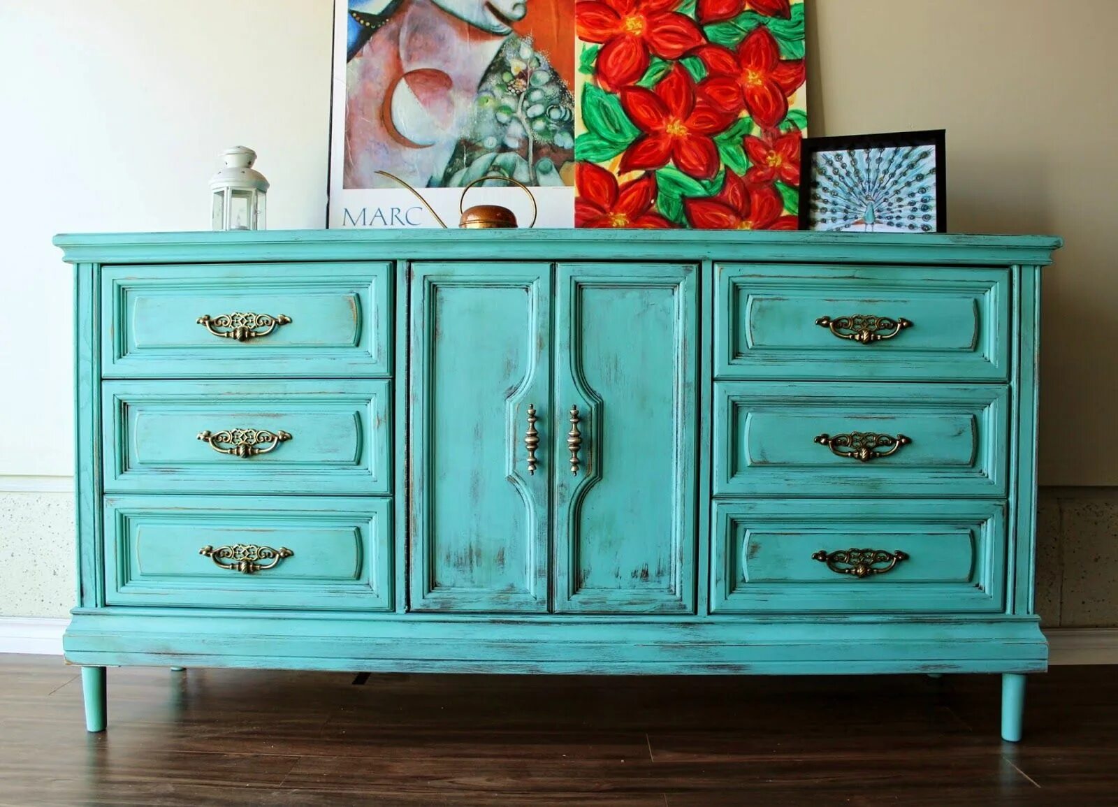 Покрашенная мебель фото Mint-Turquoise - On a dresser and on a BEACH! Turquoise furniture, White washed 